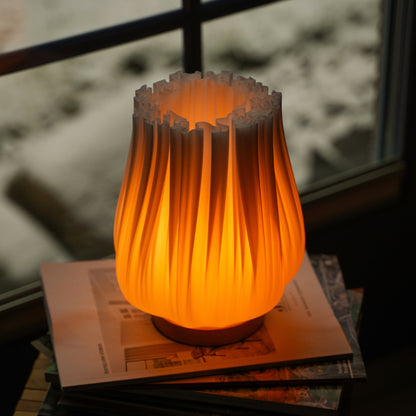 Cora Tischlampe – Elegantes 3D-Design aus Leipzig