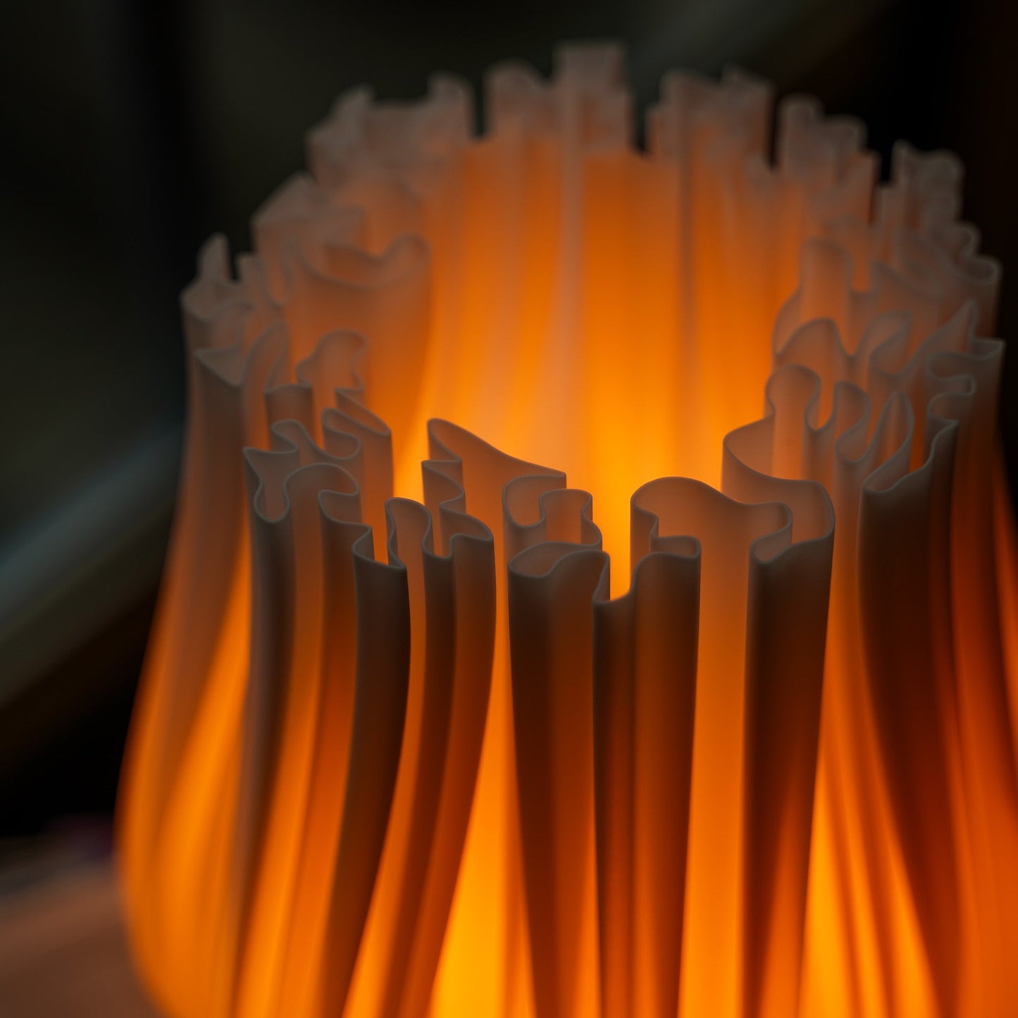 Cora Tischlampe – Elegantes 3D-Design aus Leipzig