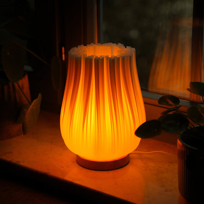 Cora Tischlampe – Elegantes 3D-Design aus Leipzig