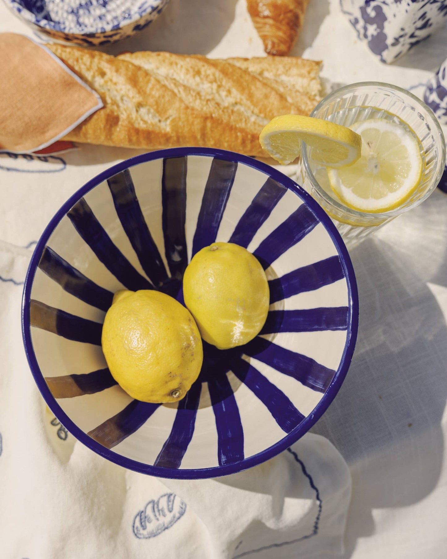 Handgefertigte Keramik-Servierschüssel Costa Azul – Blau & Weiß | Alfar Tierra Cocida