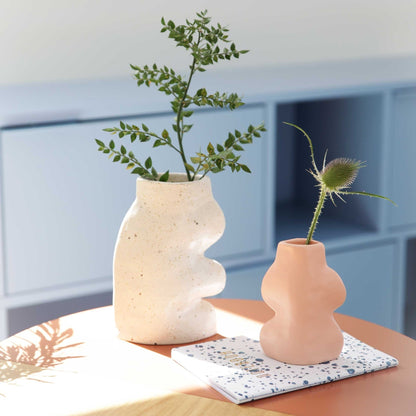 Fluxo Keramikvase klein Rosa – Handgemachte Blumenvase 9x5x14cm – Moderne Deko Vase aus Portugal – Designvase für Trockenblumen & Schnittblumen