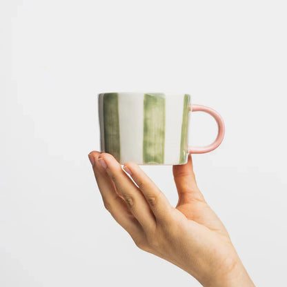 Tasse VELOBLOOM grün aus Steinzeug – handbemalt & kinderfreundlich | Tranquillo